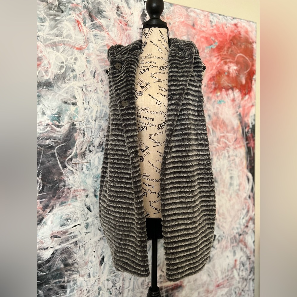 NEIMAN MARCUS COLLECTION Vest